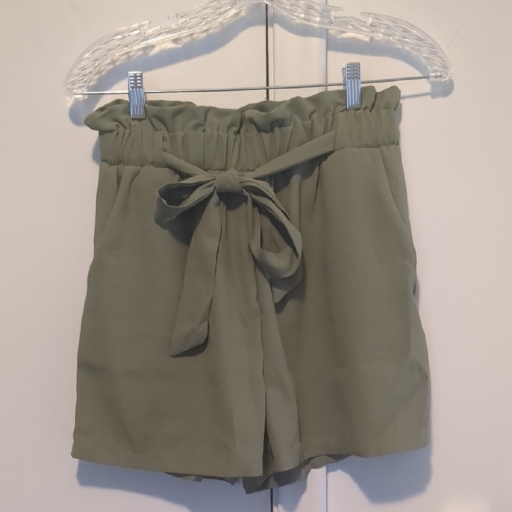 🆕 DOKOTOO Olive Green Women's Shorts Sz S Paperbag Elastic Tie Waist